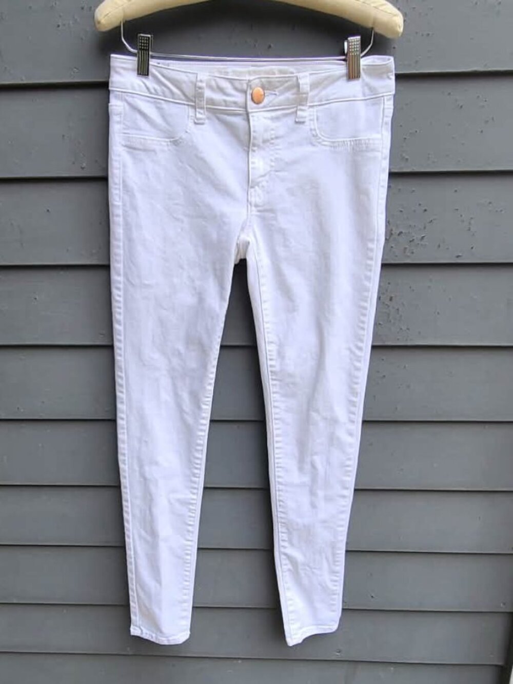 American Eagle White super Stretch Jeans size 4